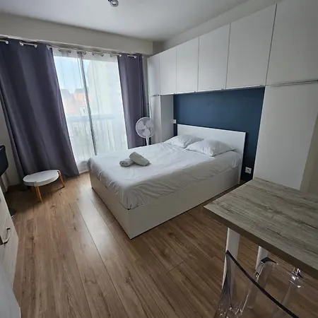 Grammont 3 Apartment Tours